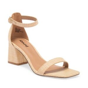 Nordstrom Ladies Sandals- Abound- Color Natural Raffia. Size 8.5 M